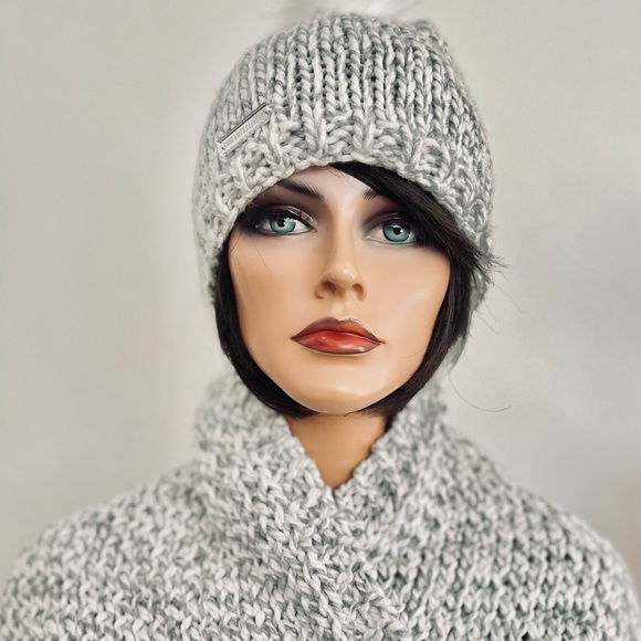 Hand Knits 2 Love Set Beanie Hat Cap Neck-warmer Scarf Faux Fur Pom Pom Designer main image 11